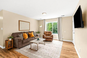 New! Comfy 1BR Upper Flat near Downtown Roseville